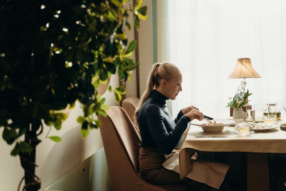 Stress Eating Cycle: How to Recognize & Break It
